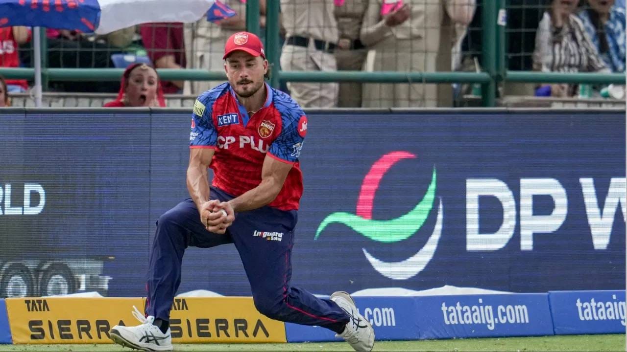 आयपीएल स्पर्धेत झेल सुटले नसते तर कदाचित चित्र काही वेगळं असतं. पण झेल सुटल्याने दोन्ही सामन्यात 200 पार धावांचं लक्ष्य गाठलं गेलं. विकेट पडल्यानंतर धावगतीला ब्रेक बसतो. पण झेल सुटल्याने धावांची गती आणखी वेगाने वाढली. (Photo: PTI)