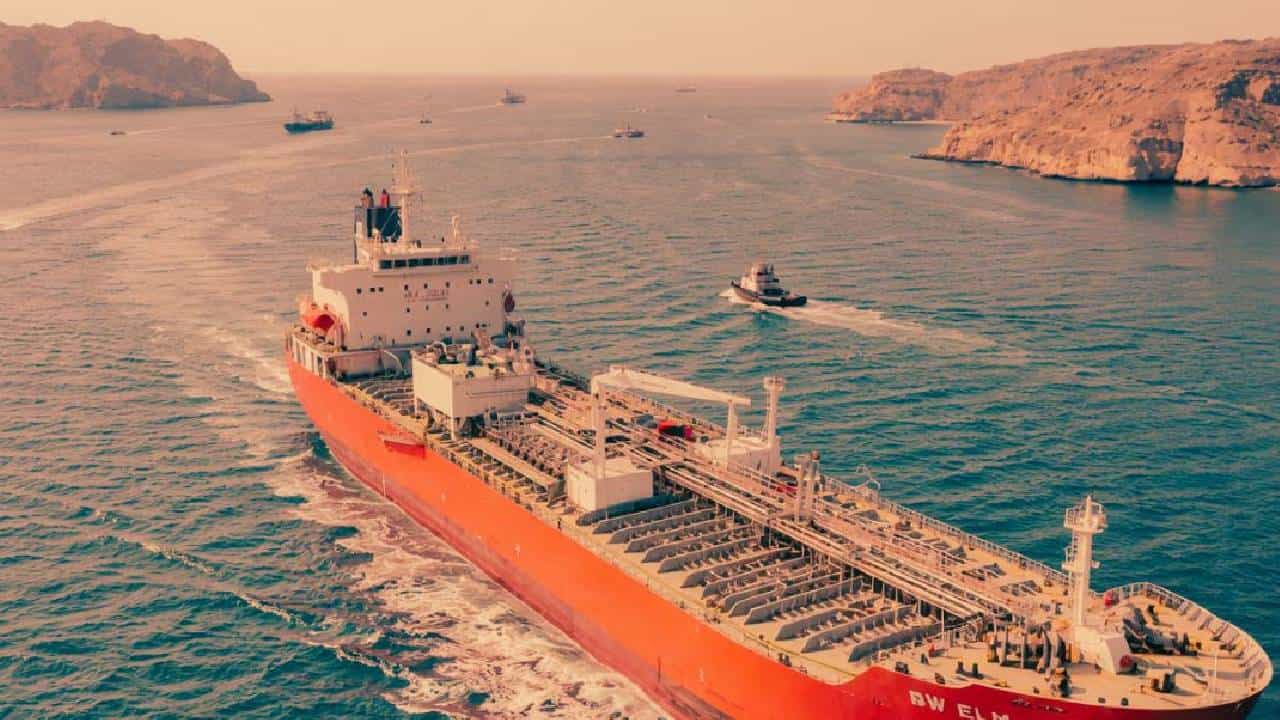 थेट भर समुद्रात भारताने फिरवला गेम, चीन आणि पाकिस्तानच्या तोंडचे पळाले पाणी, थेट भारतात..