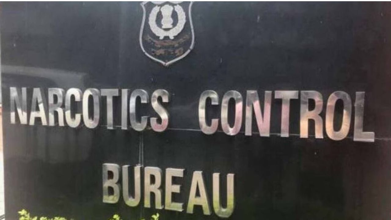 जर मालदीवमध्ये जाऊन तुम्ही चूक केली तर तुम्हाला थेट जेलची शिक्षाही होऊ शकते. मालदीव सरकारने मार्च 2026 पासून ड्रग्स कायद्यात मोठा बदल केला. 