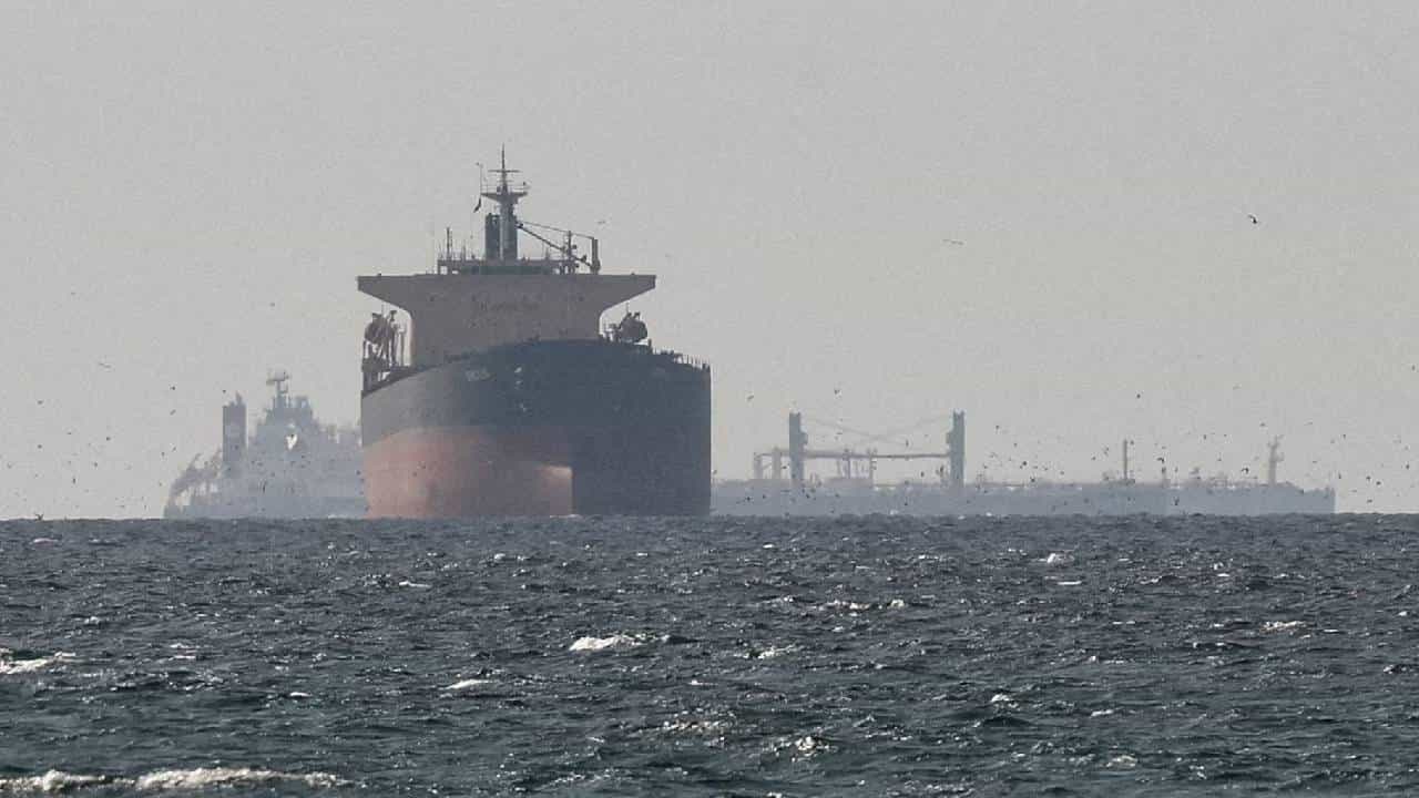 इराणने होर्मुज खाडी खुली करण्याकरिता ठेवली चक्क ही अट, भारताने लावला डोक्याला हात, थेट..