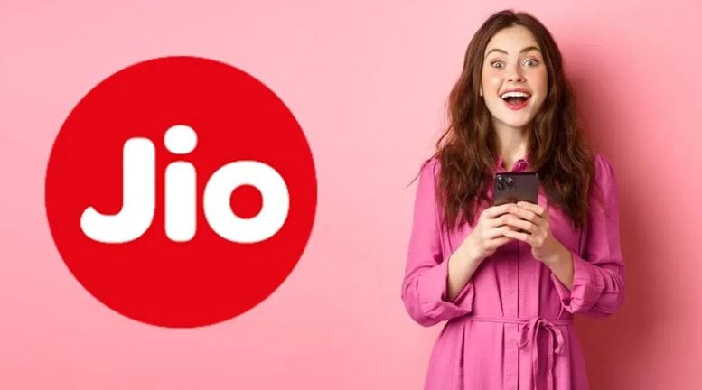 विशेष म्हणजे तुम्हाला या तब्बल 18 महिन्यांसाठी 35100 रुपयांचे गुगल जेमिनी सबस्क्रिप्शनही मिळते.   संपूर्ण कुटुंबासाठी हा प्लॅन खूपच चांगला आहे. तुम्हाला या प्लॅनमध्ये तब्बल 5000 जीबीचे भक्कम क्लाऊड स्टोअरेजही मिळते. 