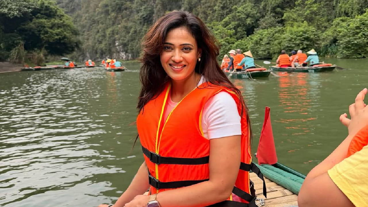 या फोटोवर अनेक चाहत्यांनी मजेशीर आणि वेगवेगळ्या प्रतिक्रिया दिल्या आहेत. काहींनी तिच्या लूकचं मनापासून कौतुक केलं तर काहींनी तिच्या स्टाईल आणि फिटनेसची प्रशंसा केली.