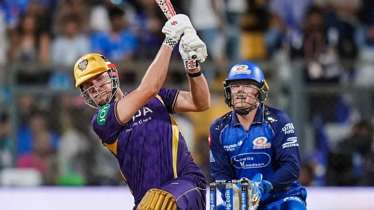 कॅमेरुनने  19 व्या मोसमातील 3 सामन्यांत फक्त 25 धावा केल्या. कमॅरुनला मुंबई विरुद्ध आश्वासक सुरुवात मिळाली. मात्र मुंबईच्या गोलंदाजाने कॅमरुनला 18 रन्सवर आऊट केलं. कॅमरुनला त्यानंतरच्या 2 सामन्यांत दुहेरी आकडाही गाठता आला नाही. कॅमरुनने हैदराबाद विरुद्ध 2 आणि पंजाब विरूद्धच्या सामन्यात 4 धावा केल्या.  (Photo Credit: PTI)