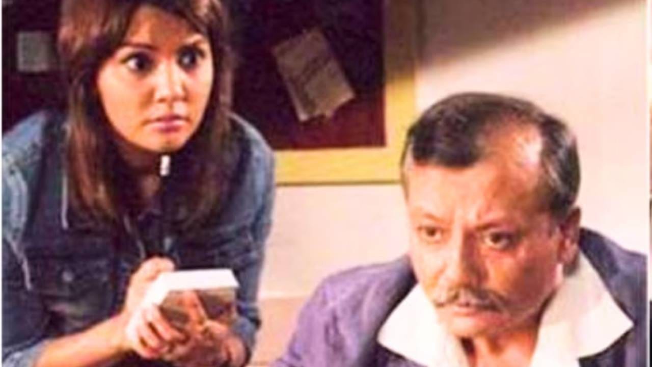 कहाणी या अनोख्या जासूसाभोवती फिरत असे. तो सामान्य वस्तूंमध्ये दडलेले सत्य सहज ओळखून काढायचा. करमचंदच्या विचित्र सवयी आणि युनिक पोशाख त्याला इतरांपासून वेगळे ठरवायचा. त्याची विचार करण्याची आणि विश्लेषण करण्याची खास शैली प्रेक्षकांना खूप भावली. आजही लोक त्या स्टाइलची आठवण काढतात. या शोचे एकूण ७२ एपिसोड होते. त्यावेळी या शोने अनेक प्रसिद्ध कार्यक्रमांचे रेकॉर्ड मोडले होते. लोक दर आठवड्याला नवीन एपिसोडची आतुरतेने वाट पाहत. शोमधील मिस्ट्री, रोमांच आणि कलाकारांच्या अभिनयाने त्याला कायमस्वरूपी यादगार बनवले.