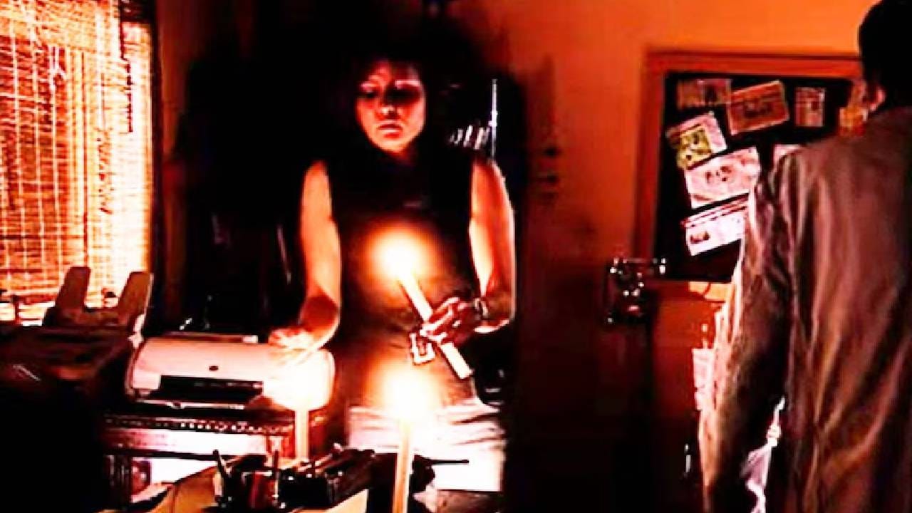 आजही लोक हे एपिसोड पाहतात आणि त्या काळच्या आठवणींमध्ये हरवून जातात. दूरदर्शनच्या अधिकृत यूट्यूब चॅनेलवर आणि इंटरनेटवर आजही ‘करमचंद’चे जुने एपिसोड उपलब्ध आहेत. नव्या पिढीतील प्रेकक्षकही हे शो पाहून त्या काळातील कहाणी सांगण्याची कला समजून घेऊ शकतात. ‘करमचंद’ हा केवळ एक टीव्ही शो नव्हता, तर भारतीय टीव्हीवर इतिहास रचणारा एक ऐतिहासिक कार्यक्रम होता. आजही याची IMDb रेटिंग ८.६ आहे आणि तो क्लासिक टीव्ही शो म्हणून ओळखला जातो.