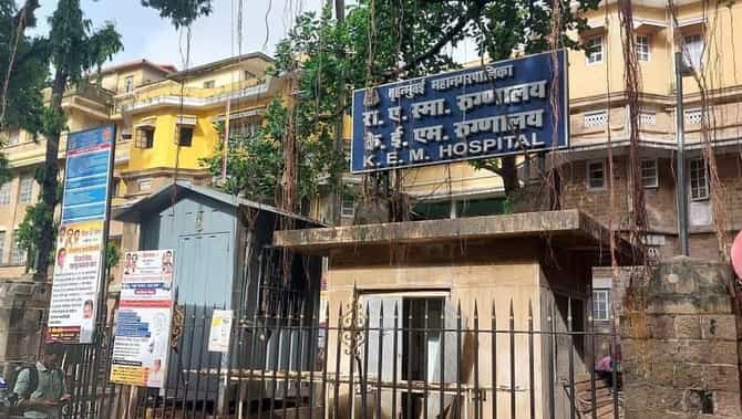 मुंबईतील सर्वात मोठ्या केईएम रुग्णालयाचे नाव बदलणार, भाजपच्या निर्णयावर ठाकरे गट आक्रमक
