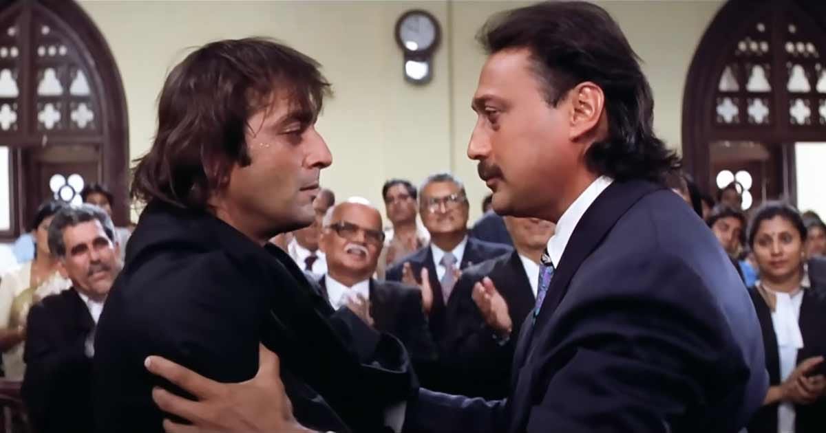 संजय दत्तने सांगितले की, चित्रपटाच्या प्रदर्शनादरम्यानच त्याला अटक झाली होती. १९९३ च्या मुंबई बॉम्बस्फोटांवेळी जेव्हा तो तुरुंगात होता, तेव्हा त्याने तिथे असलेल्या कैद्यांना विचारले की, "जर या चित्रपटाचा दुसरा भाग बनला, तर तो कोणाकोणाला पाहायला आवडेल?" यावर सुमारे ४००० कैद्यांनी होकार दिला. त्यानंतर संजय दत्तने त्या सर्वांना 'खलनायक २' ची कथा एकेका पानावर लिहिण्यास सांगितली. अशा प्रकारे त्याच्याकडे चित्रपटाच्या कथेचा ४००० पानांचा एक अनोखा संग्रह तयार झाला.