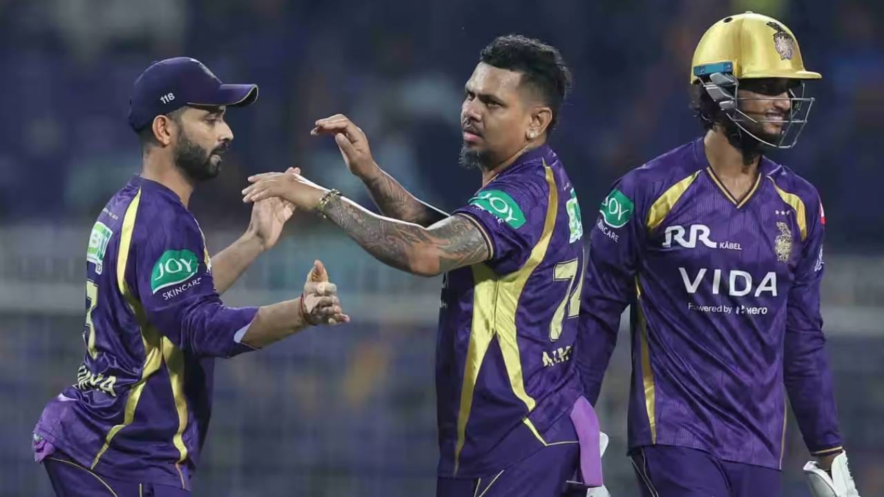 कोलकाता नाईट रायडर्सची कामगिरी या स्पर्धेत हवी तशी झालेली नाही. पण तीन वेळा जेतेपद मिळवलं आहे हे विसरून चालणार नाही. ऑलआऊट होणाऱ्या संघाच्या यादीत चौथ्या स्थानी आहे. केकेआर संघ 25 वेळा ऑलआऊट झाला आहे. (Photo: BCCI/IPL)