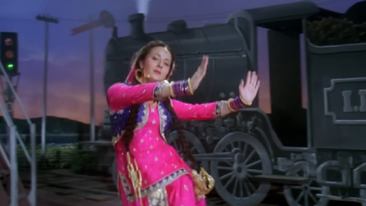 या गाण्यात जेबा बख्तियारसोबत संजय दत्त दिसले होते. त्या काळातील रिपोर्ट्सनुसार, शूटिंगदरम्यान जेबाच्या सौंदर्याने आणि डान्सने संजय दत्त इतके प्रभावित झाले होते की, ते स्वतःला आवरू शकले नाहीत आणि सेटवरच ठुमके मारू लागले. 