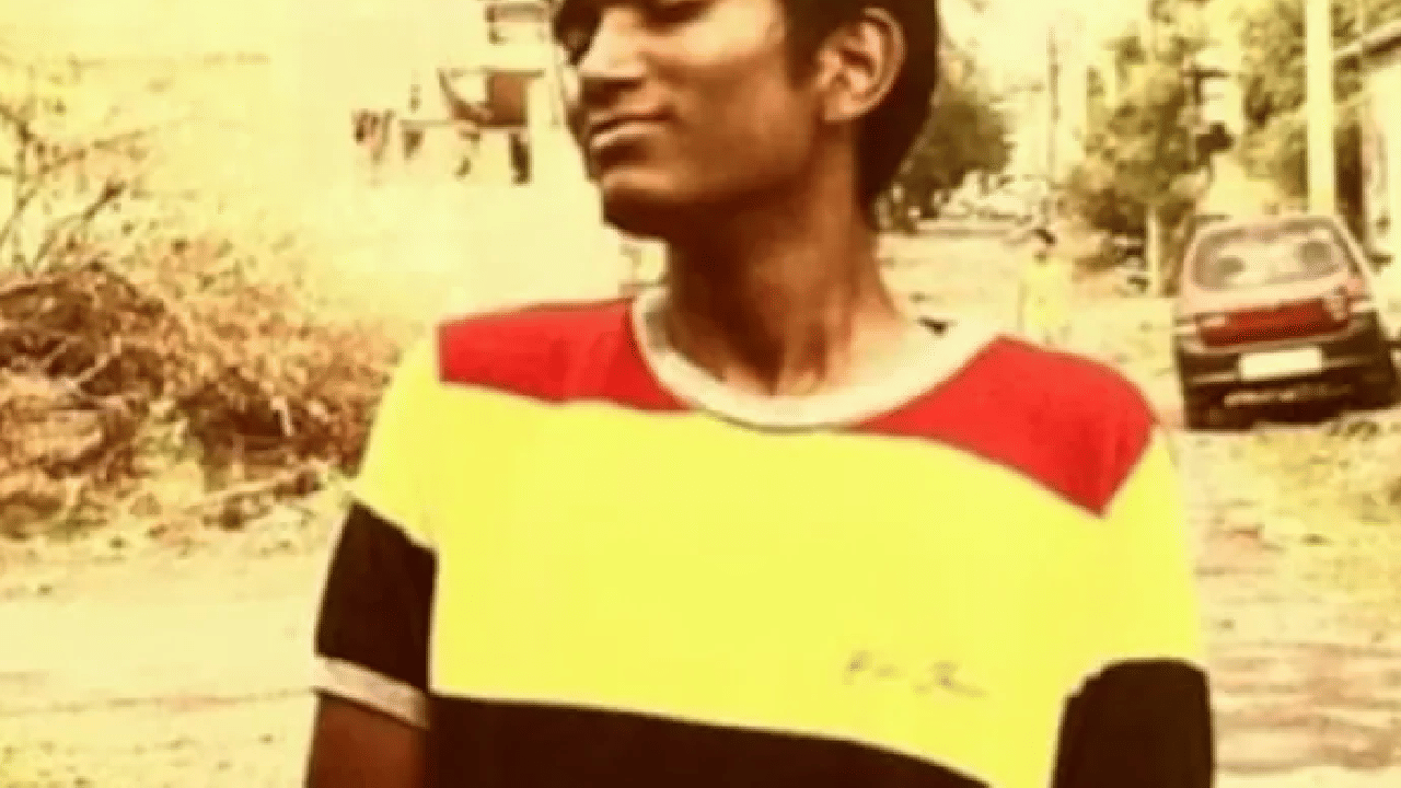 आतापर्यंत एकही फ्लॉप चित्रपट न देणारा अभिनेता, लुकमुळे शाळेत सहन करायचा टोमणे आतापर्यंत एकही फ्लॉप चित्रपट न देणारा अभिनेता, लुकमुळे शाळेत सहन करायचा टोमणे