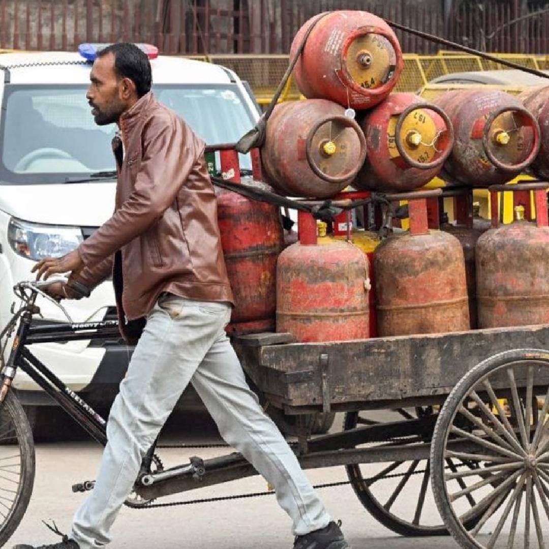 होर्मुझच्या सामुद्रधुनीतील परिस्थिती आणखी चिघळली, तर त्याचे परिणाम अधिक गंभीर जाणवू शकतात. सध्या सरकार आणि तेल कंपन्या या परिस्थितीवर लक्ष ठेवून आहेत आणि पुरवठा पूर्ववत होताच नवीन एलपीजी कनेक्शन पुन्हा सुरू होतील अशी आशा आहे. 
