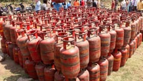 1 मे पासून बदलणार एलपीजी पुरवठ्याचे नियम; बुकिंग, ओटीपी, ई-केवायसी...