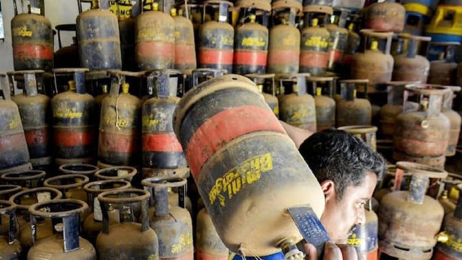LPG सिलेंडर विकत घेताना विसरू नका हे 3 'गोल्डन रूल्स'