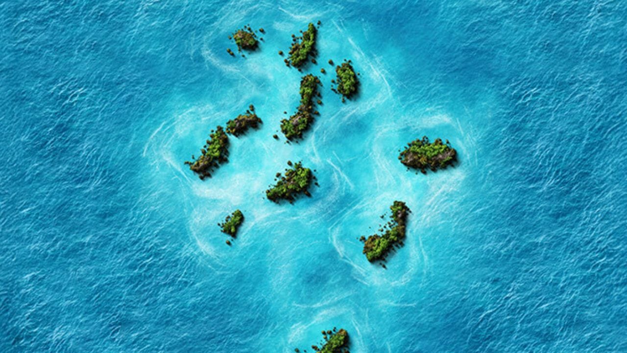 भौगोलिक रचना : या द्वीपसमूहामध्ये 12 प्रवाळ बेटे (Atolls) 3 रीफ्स आणि 5 जलमग्न बँक्सचा समावेश आहे. या 36 बेटांपैकी केवळ 10 बेटांवर लोकवस्ती आहे.