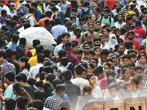 भारत हा विविधतेने नटलेला देश आहे. आपल्या देशात सर्वच जाती-धर्माचे लोक राहतात. सर्वधर्मसमभावाला केंद्रस्थानी ठेवून भारतात बंधूभाव जपला जातो. भारतात काही राज्यांत मुस्लिमांचे प्रमाण जास्त आहे. तर काही ठिकाणी मुस्लीम लोकसंख्या कमी आहे. 