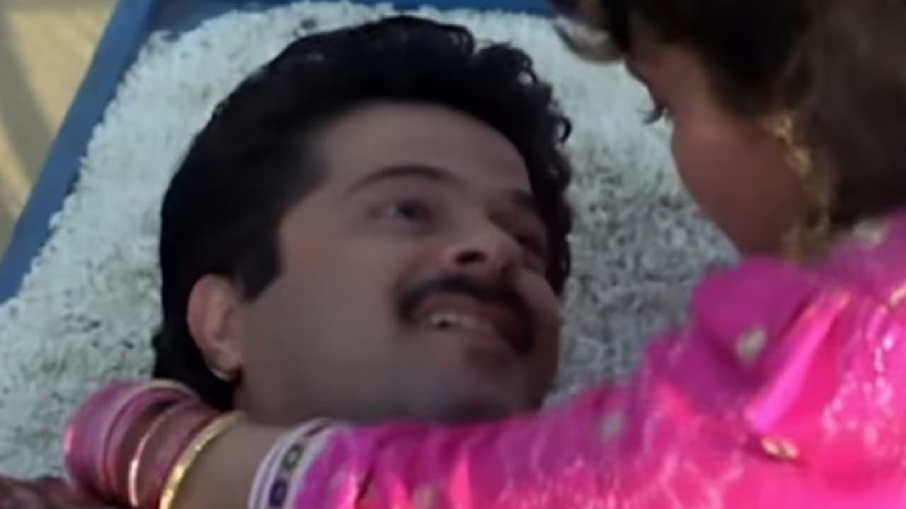 ‘बेटा’पूर्वीही अनिल कपूर आणि माधुरी दीक्षित यांची जोडी 'तेजाब' सारख्या हिट चित्रपटांमध्ये दिसली. मात्र ‘बेटा’ने त्यांच्या कारकिर्दीला एक वेगळीच उंची दिली. हा चित्रपट त्या वर्षातील सर्वाधिक कमाई करणारा चित्रपट ठरला.