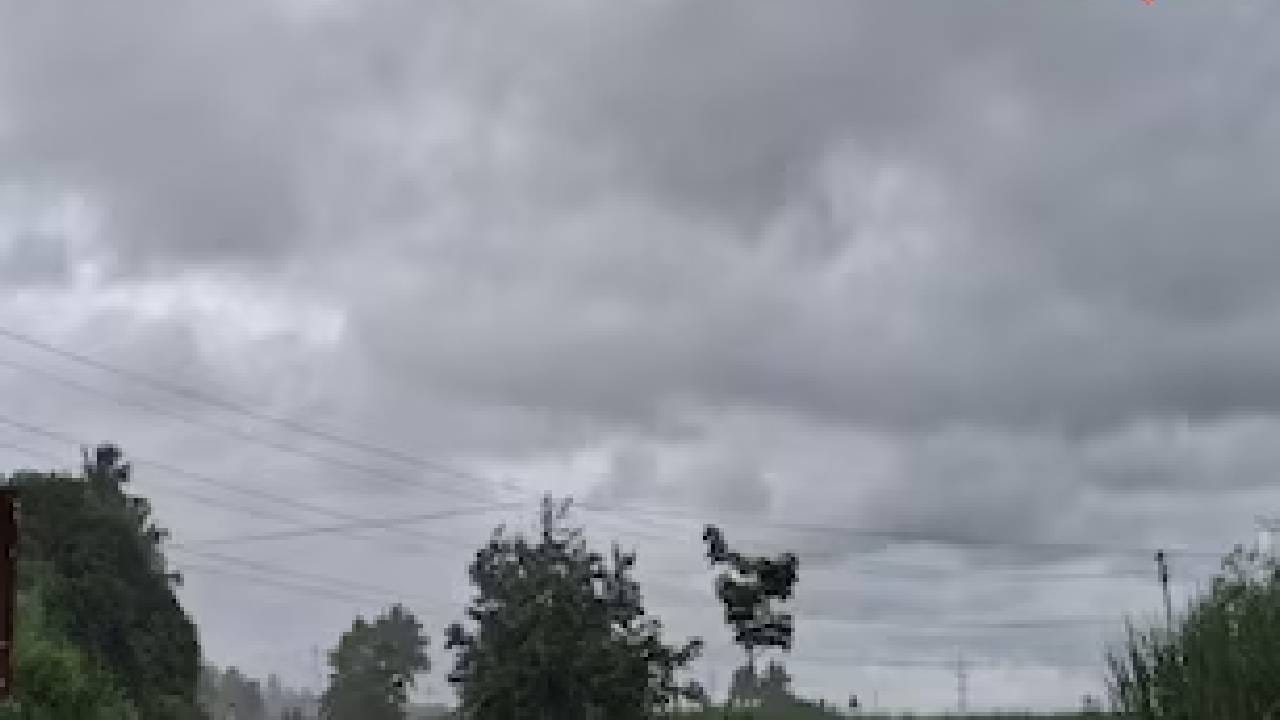 पाऊस थांबेना, शेतकरी राजा चिंतेत, आजही 8 जिल्ह्यांमध्ये गारपिटीचा थेट इशारा, पुढील..