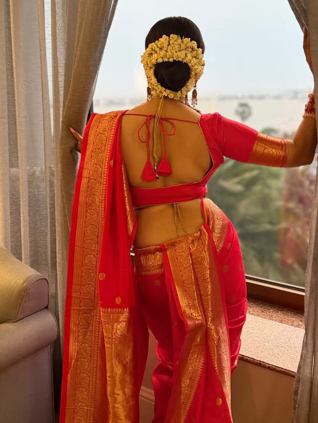 'ऑल टाइम क्रश', नाकात नथ, केसात गजरा, लाल रंगाच्या साडीमधील ही अप्सरा कोण?