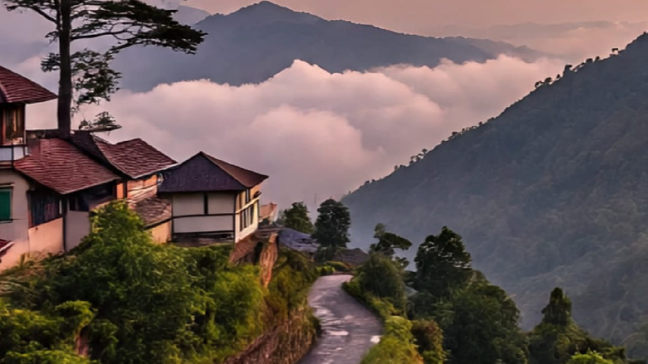 मंगळुरूजवळच वसलेलं ‘सकलेशपूर’ हे एक निसर्गरम्य आणि कमी प्रसिद्ध असलेलं हिल स्टेशन सध्या पर्यटकांचं लक्ष वेधून घेत आहे. भारतात अनेक सुंदर पर्यटनस्थळं आहेत पण काही ठिकाणं अशी आहेत जी अजूनही फारशी गाजलेली नाहीत. त्यापैकीच एक म्हणजे सकलेशपूर.