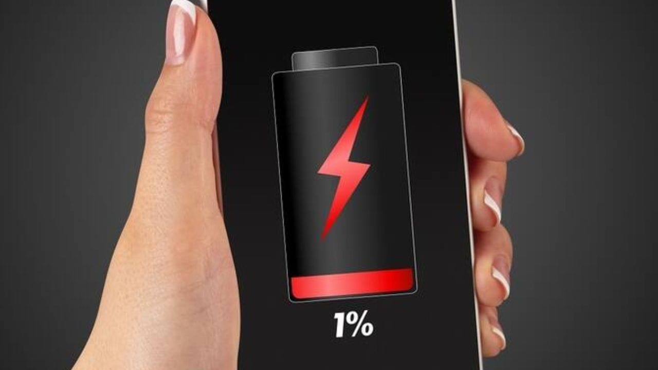 फोनची बॅटरी दिवसभर टिकत नाही? मग या सोप्या टिप्स नक्की ट्राय करा
