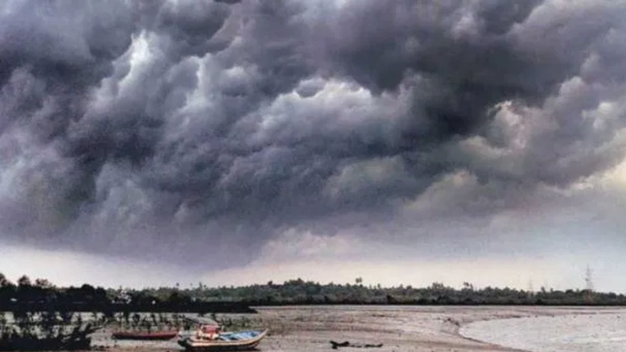 Monsoon Forecast 2026 : यंदा महाराष्ट्रावर पावसाचं सर्वात मोठं संकट, आयएमडीच्या अंदाजाने धाबे दणाणले, सरकारची तातडीची बैठक