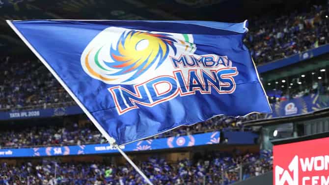 IPL 2026 : मुंबईला झटका, रोहितला दुखापत असताना पलटणचा खेळाडू 19 व्या मोसमातून आऊट