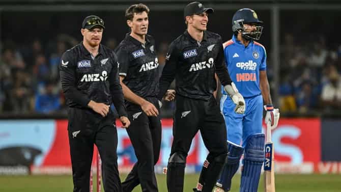 Cricket : वनडे-टी 20 सीरिजमधून स्टार खेळाडू आऊट, या क्रिकेटरला 6 सामन्यांसाठी संधी, कोण आहे तो?