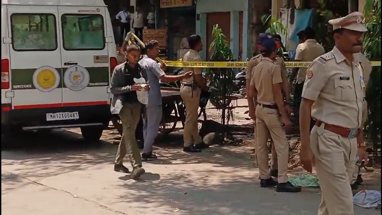 तसेच 'पेसो' (PESO) आणि फॉरेन्सिक सायन्स लॅबोरेटरीच्या (FSL) तज्ज्ञांना पाचारण करण्यात आले आहे. हे स्फोटक किती जुने आहे आणि त्याची क्षमता किती होती, याचे विश्लेषण केले जात आहे.