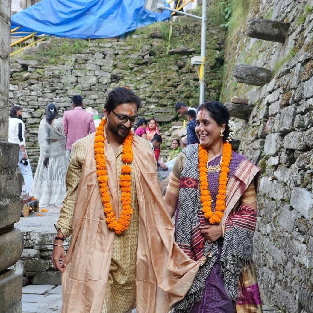 'अखेर आम्ही अशा एका ठिकाणी एकत्र येण्याचा निर्णय घेतला, जे स्त्री-तत्त्व आणि पुरुष-तत्त्व यांच्या मिलनाचा उत्सव साजरा करतं. तिथे जाण्याचं स्वप्न आम्ही नेहमीच पाहिलं असलं तरी जेव्हा ते अखेर सत्यात उतरलं, तेव्हा तो अनुभव एखाद्या स्वप्नासारखाच वाटला', असं नंदिताने पुढे लिहिलं आहे. 
