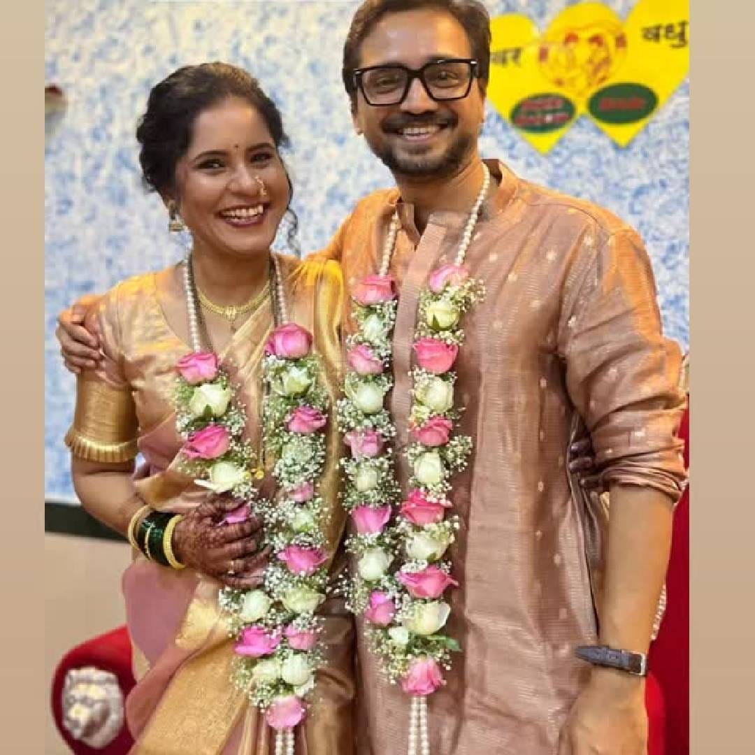 'एलिझाबेथ एकादशी', 'बाबा', 'बालभारती', 'पंचक', 'आणि.. डॉ. काशिनाथ घाणेकर' यांसारख्या चित्रपटांमध्ये सहजसुंदर भूमिका साकारून प्रेक्षकांची मनं जिंकलेली अभिनेत्री नंदिता पाटकर नुकतीच लग्नबंधनात अडकली आहे.