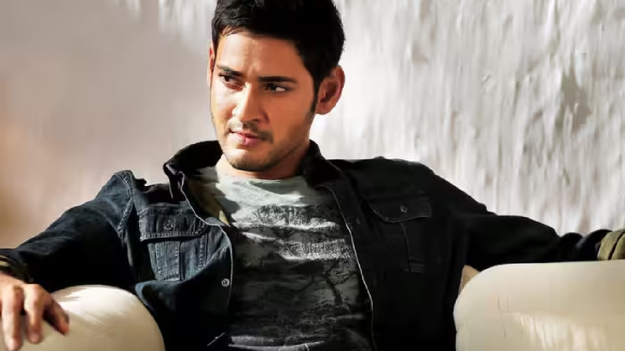 अशीच एक अनोखी जोडी म्हणजे राम्या कृष्णन आणि महेश बाबू यांची. राम्या कृष्णन यांना बाहुबली चित्रपटातील ‘शिवगामी’ या दमदार भूमिकेमुळे विशेष लोकप्रियता मिळाली. त्यांनी आपल्या अभिनयाने प्रेक्षकांच्या मनात वेगळी छाप निर्माण केली आहे.