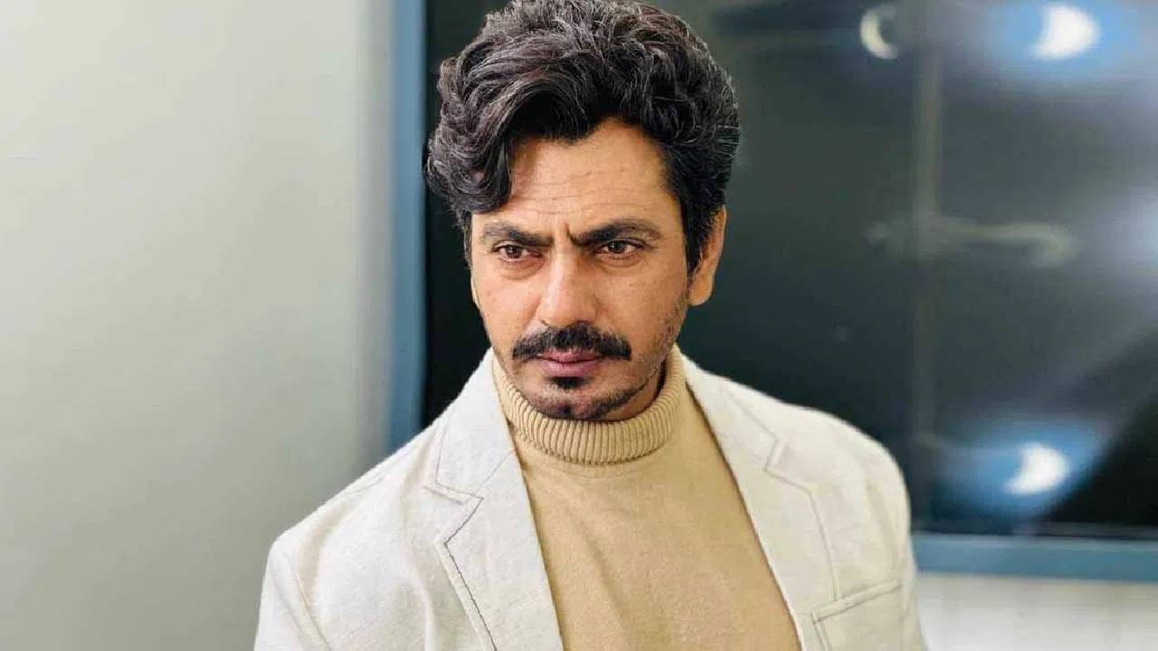 नसरुद्दीन शाह माझे आवडते अभिनेते आहेत. आमिर खान सुद्ध मला आवडतो. तो त्याच्या चित्रपटात जे प्रयोग करतो, ती एक चांगली प्रॅक्टिस वाटते. त्याच्या फिल्मस टिपिकल बॉलिवूड चित्रपट वाटत नाहीत, तो सिनेमाला वेगळ्या उंचीवर घेऊन जातो असं  नवाजुद्दीन सिद्दिकी  म्हणाला.