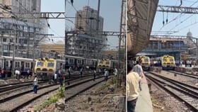 सीएसएमटी रेल्वे स्थानकात मोठा अपघात टळला, दोन लोकल समोरासमोर आल्या.