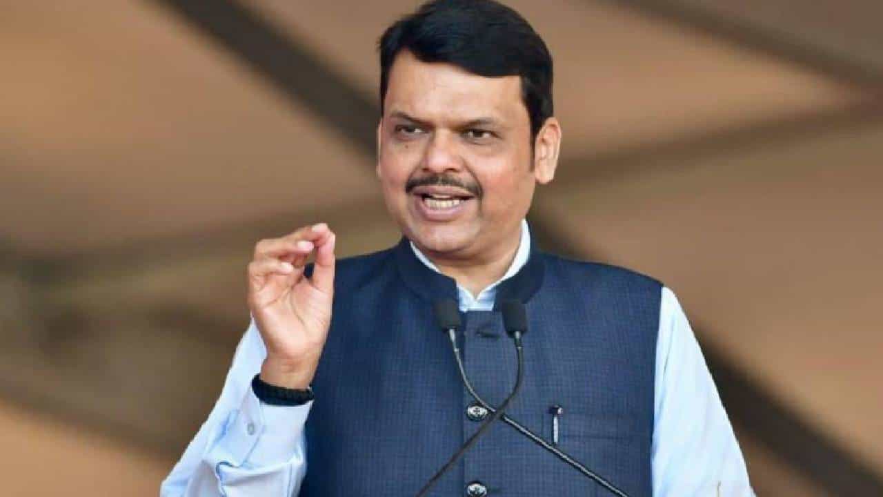 Devendra Fadnavis | मराठीच्या सक्तीवरून मनसे-शिंदे गटाची जुंपली, भैय्यांना हिसका; मुख्यमंत्र्यांची पहिली प्रतिक्रिया काय?