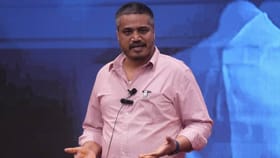 काटेवाडीत एका झाडाला बकरीची पूजा करून टांगलं...