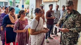 निवडणूक आयोगाचा मोठा निर्णय! पश्चिम बंगालमध्ये मतदान केंद्रावरील CCTV.