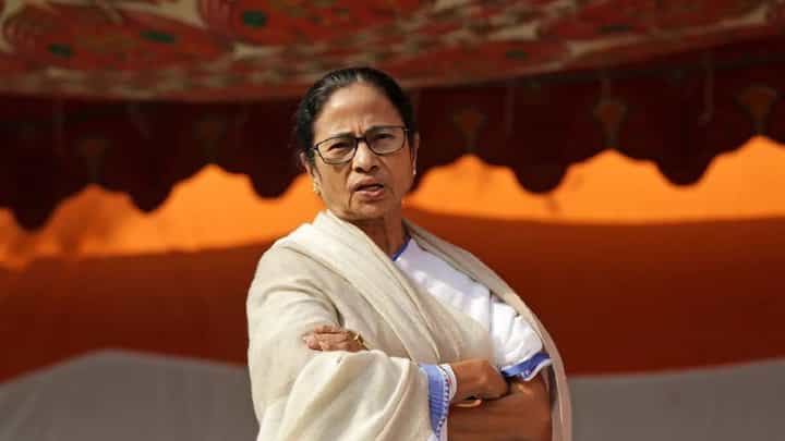 West Bengal Exit Poll | पश्चिम बंगालमध्ये सत्तांतराची चाहूल; ममता बॅनर्जींचा गड धोक्यात, कमळ फुलणार? West Bengal Exit Poll | पश्चिम बंगालमध्ये सत्तांतराची चाहूल; ममता बॅनर्जींचा गड धोक्यात, कमळ फुलणार?