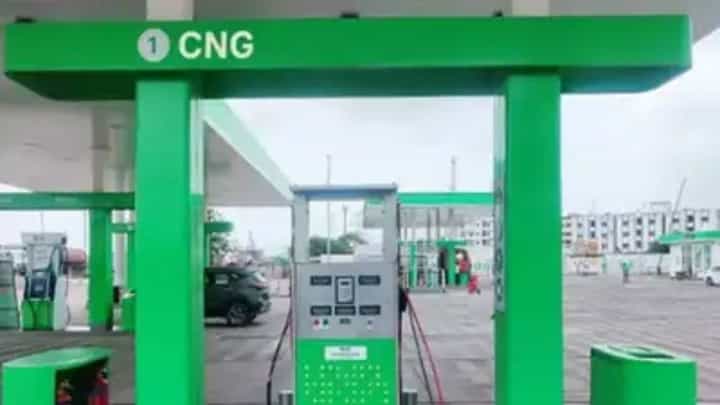 CNG Rate Update | मुंबईसह उपनगरात CNG च्या किमती वधारल्या, किती रुपयांवर पोहोचले दर? CNG Rate Update | मुंबईसह उपनगरात CNG च्या किमती वधारल्या, किती रुपयांवर पोहोचले दर?