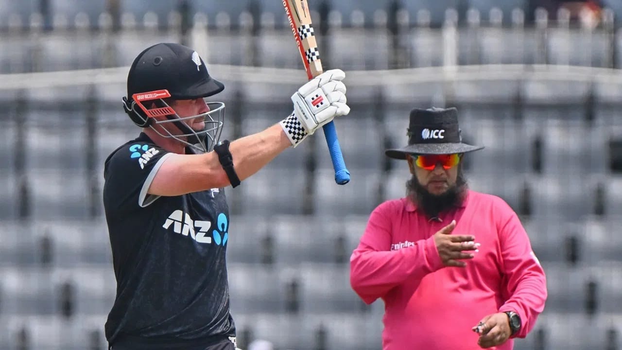 दरम्यान उभयसंघातील तिसरा आणि अंतिम सामना हा गुरुवारी 23 एप्रिलला होणार आहे. त्यानंतर दोन्ही संघात 27 एप्रिलपासून 3 सामन्यांची टी 20i मालिका खेळवण्यात येणार आहे. (PHOTO CREDIT : PTI)