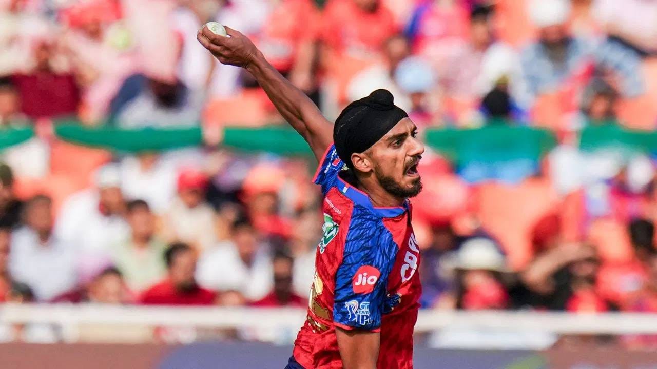 आयपीएल 2026 स्पर्धेतील 17वा सामना सनरायझर्स हैदराबाद आणि पंजाब किंग्स यांच्यात खेळला गेला. या सामन्यात सनरायझर्स हैदराबादने प्रथम फलंदाजी करताना 219 धावांची खेळी केली. हे आव्हान पंजाब किंग्सने 18.5 षटकात 4 गडी गमवून पूर्ण केलं. (PHOTO CREDIT- PTI)