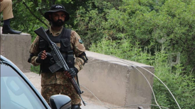 चर्चा फेल, पाकिस्तानचं मोठं पाऊल, 13 हजार सैनिक सौदी अरेबियात दाखल