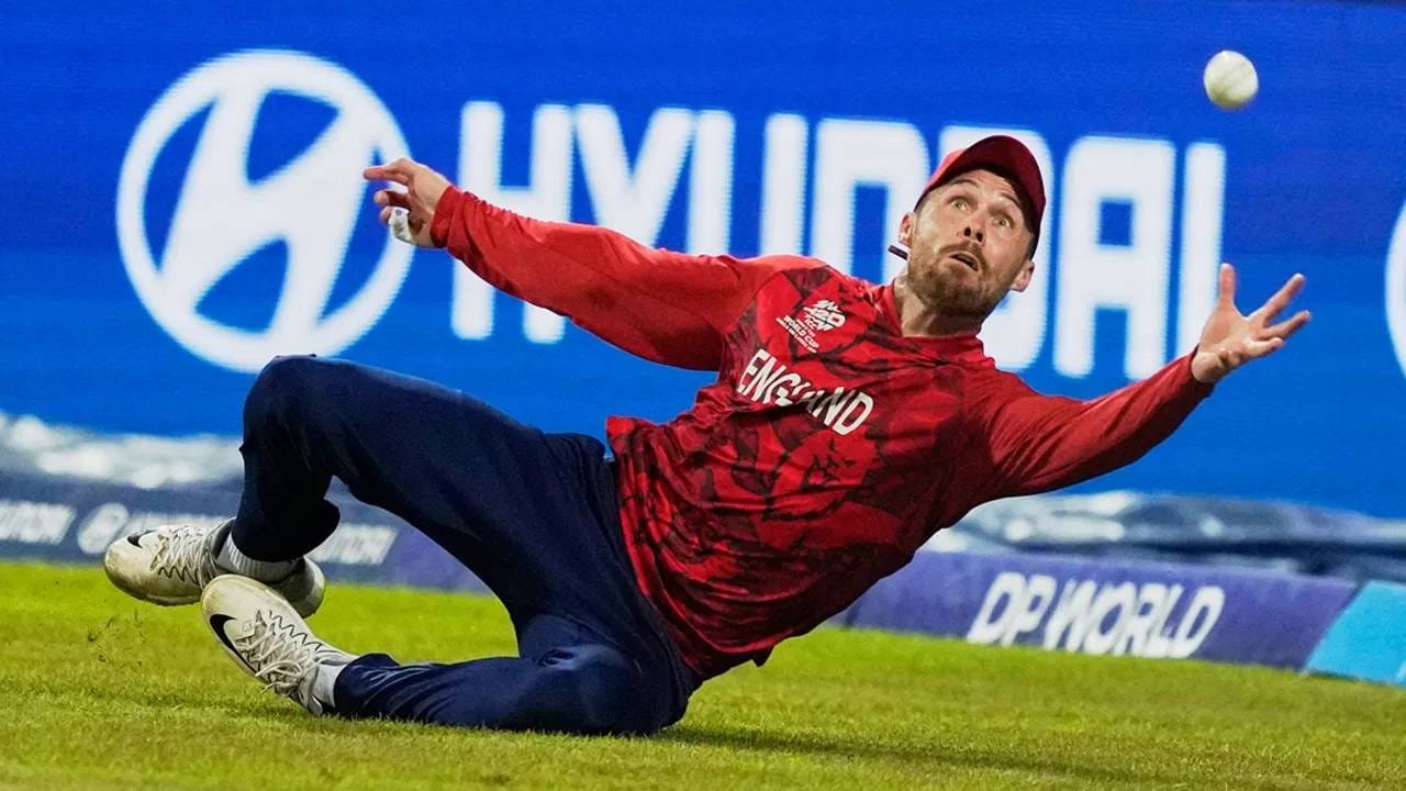 तिसऱ्या क्रमांकावर मार्को यानसेन असून त्यान 34 सामन्यात 21 झेल पकडले आहेत. त्याच्याकडून फक्त एकच झेल सुटला आहे. त्याची झेल पकडण्याची क्षमता 95.4 टक्के आहे. तर दुसऱ्या क्रमांकावर आरसीबीचा फिल सॉल्ट येतो. त्याने 35 सामन्यात 29 झेल पकडले असून त्याची झेल पकडण्याची क्षमता 96.99 टक्के आहे. (Photo- PTI)