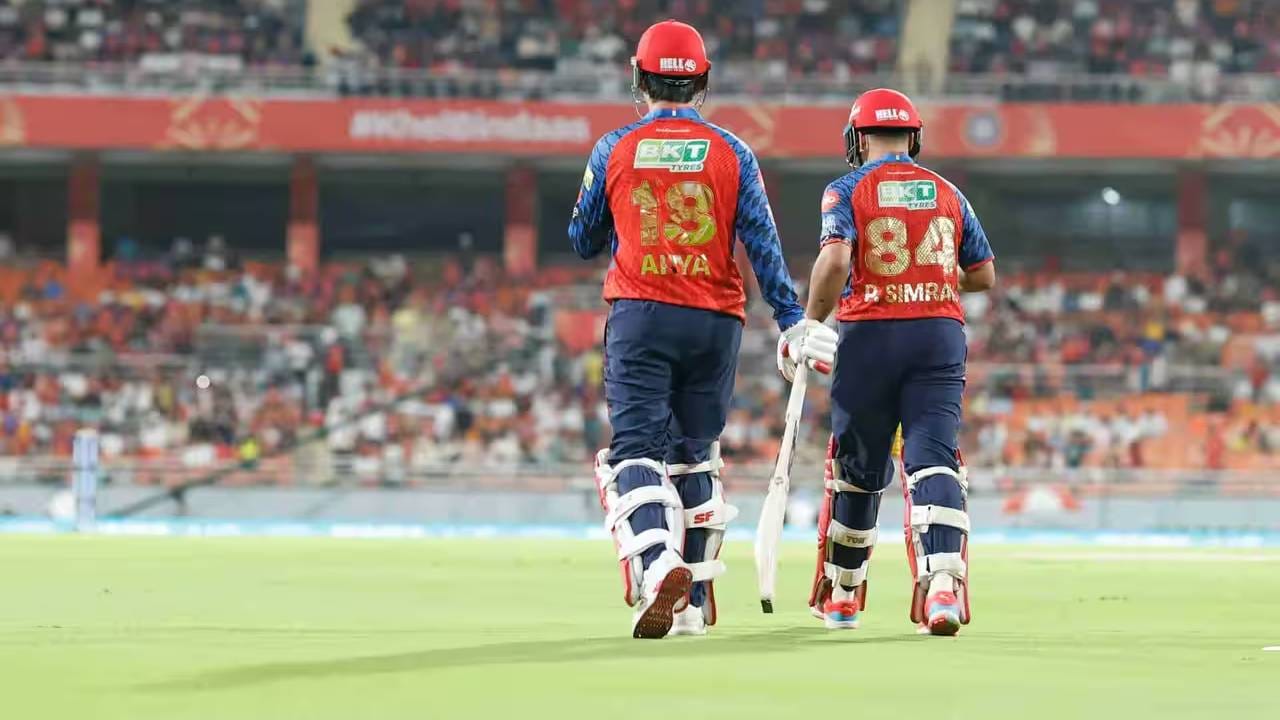 आयपीएल 2026 स्पर्धेत प्रभसिमरन सिंगचा फॉर्मा कायम आहे. या स्पर्धेतील पाच डावात चौथं अर्धशतक ठोकलं आहे. त्याने राजस्थान रॉयल्सविरुद्ध 44 चेंडूत 59 धावांची खेळी केली. या खेळीसह त्याने एक विक्रम रचला आणि ख्रिस गेलला मागे टाकलं.  (Photo: IPL/BCCI)