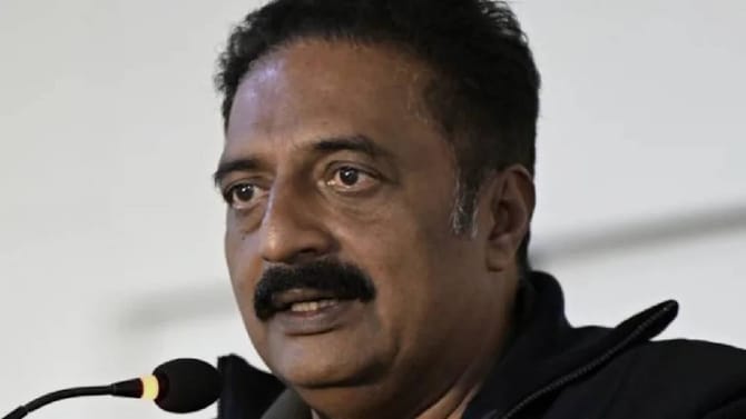 आईच्या अंत्यविधीवरून प्रकाश राज ट्रोल; सुनावलं 'मी नास्तिक असलो तरी..'