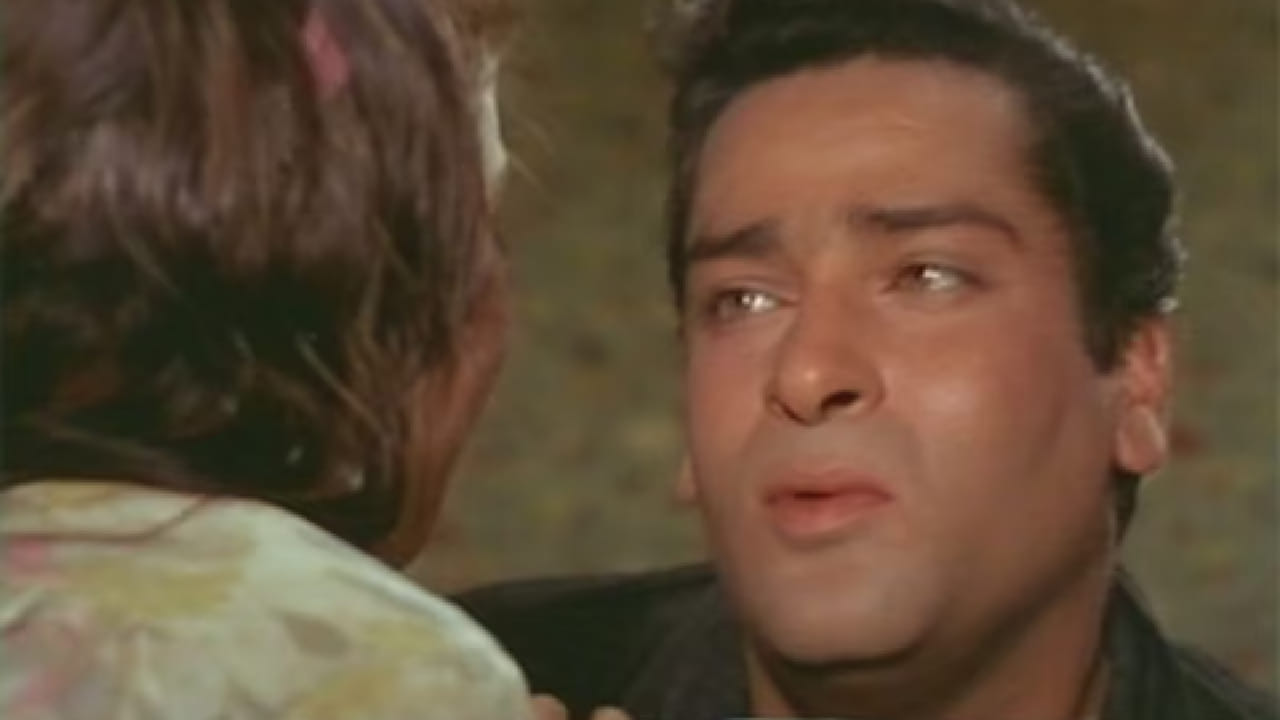 या चित्रपटाचे संगीत हे त्याचे सर्वात मोठे वैशिष्ट्य मानले जाते. मोहम्मद रफी आणि लता मंगेशकर यांसारख्या दिग्गज गायकांनी या चित्रपटातील गाण्यांना आपला आवाज दिला. ‘दिल के झरोखे में’ आणि ‘आज कल तेरे मेरे प्यार के चर्चे’ ही गाणी आजही लोकप्रिय असून क्लासिक हिट्समध्ये गणली जातात.