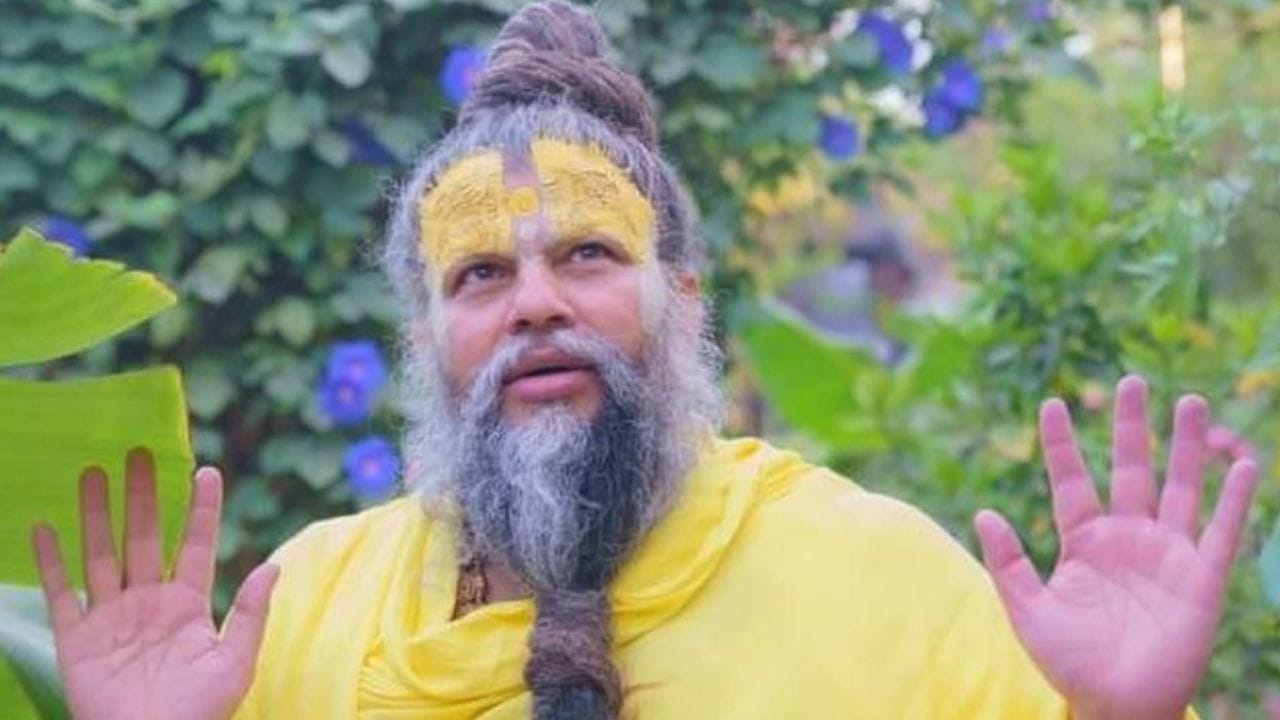 महाराजांच्या मते, जोपर्यंत मानवाचा कोणाशीही कसलाही हिशोब शिल्लक असतो, तोपर्यंत त्याला मोक्ष मिळत नाही. जेव्हा आपण सर्व स्वार्थातून आणि ऋणातून मुक्त होतो.