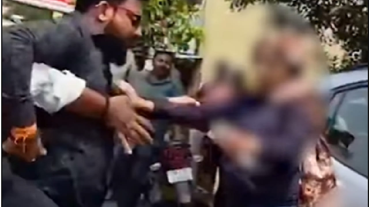 या घटनेमुळे बँकांकडून नेमण्यात येणाऱ्या खासगी वसुली एजंट्सच्या कामकाजाच्या पद्धतीवर पुन्हा एकदा प्रश्नचिन्ह उपस्थित झाले आहे. रिझर्व्ह बँक ऑफ इंडिया च्या नियमांनुसार, कोणत्याही ग्राहकावर वसुलीसाठी दबाव टाकणे, धमकावणे किंवा सार्वजनिक ठिकाणी अपमानित करणे बेकायदेशीर आहे. 