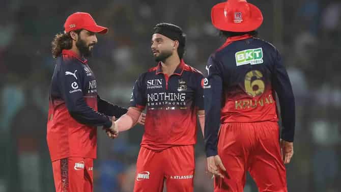 IPL Playoff: आरसीबी प्लेऑफच्या जागेपासून फक्त दोन विजय दूर, रनरेटमध्ये घेतली मोठी सरशी