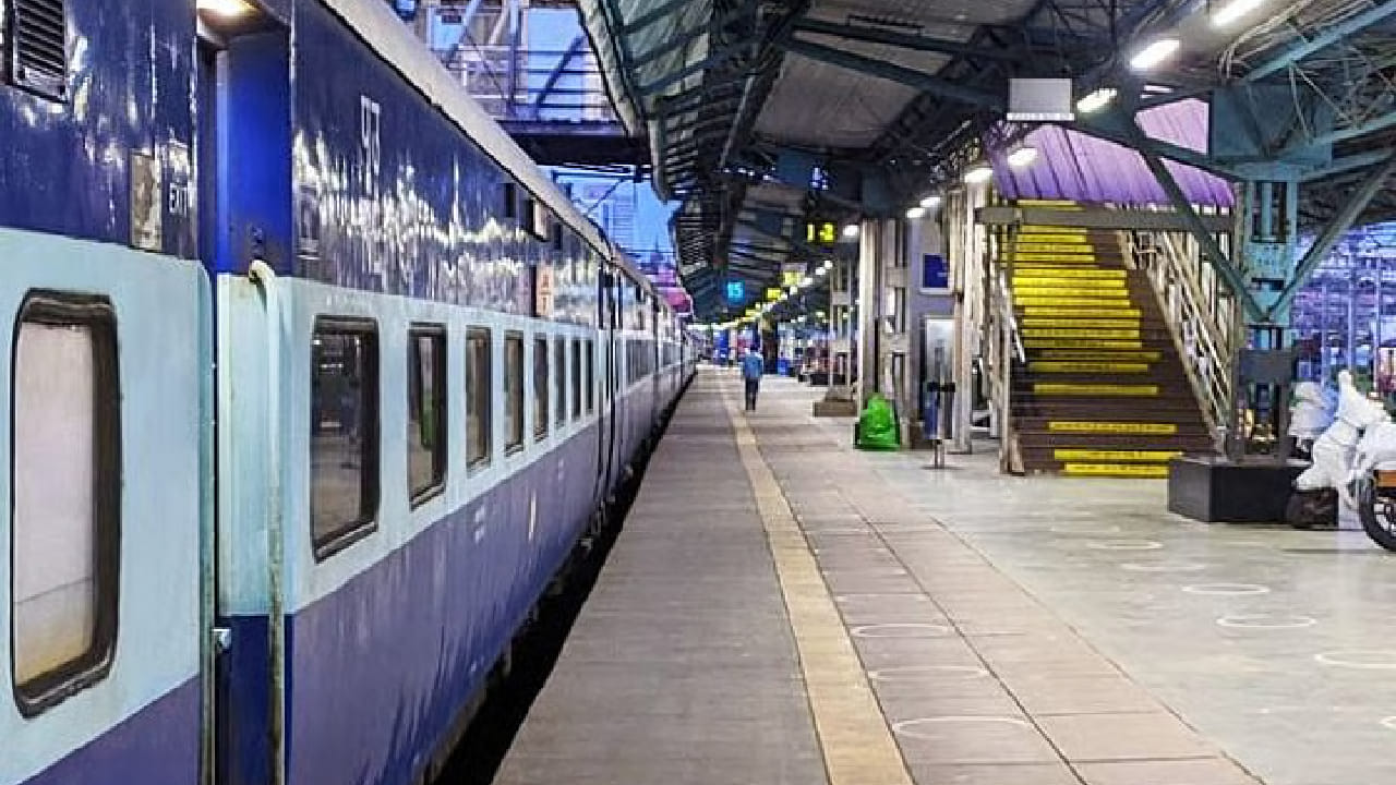 तसेच, गाडी येताना किंवा सुटताना घाईगडबडीत अनेक अपघात घडण्याची शक्यता असते. अशावेळी ही पिवळी लाईन एक स्पष्ट इशारा देत असते की, यापुढे जाणे धोकादायक ठरू शकते.