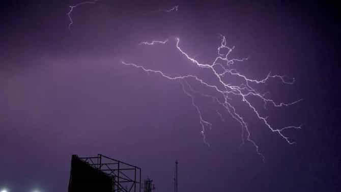 मोठं संकट! अतिमहत्वाचे काम असल्याशिवाय घराबाहेर पडणे टाळा, तब्बल इतके..